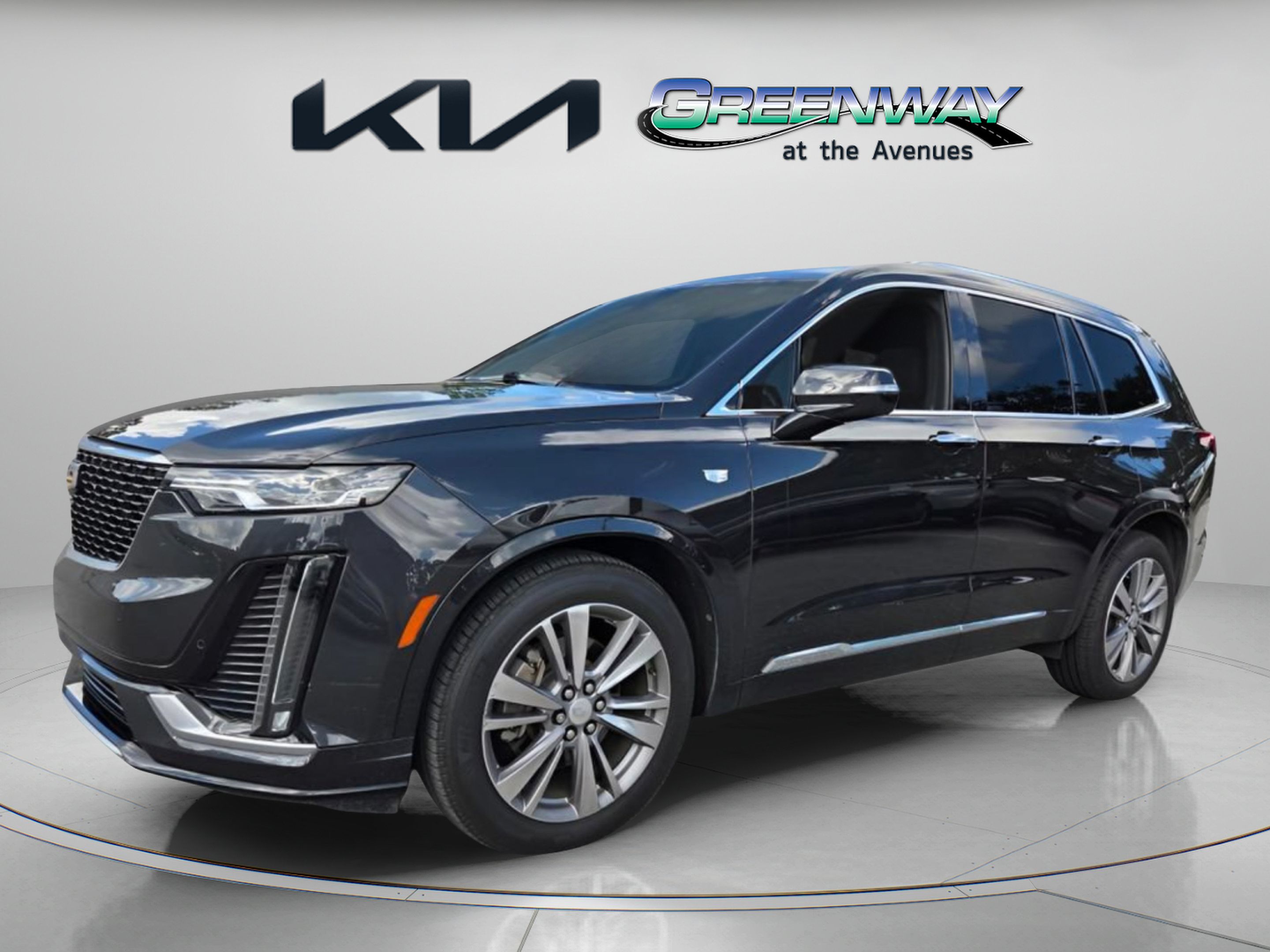 Used 2020 Cadillac XT6 Premium Luxury FWD image 3