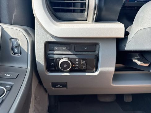 Used 2023 Ford F350 XLT w/ XLT Premium Package AWD/4WD image 19