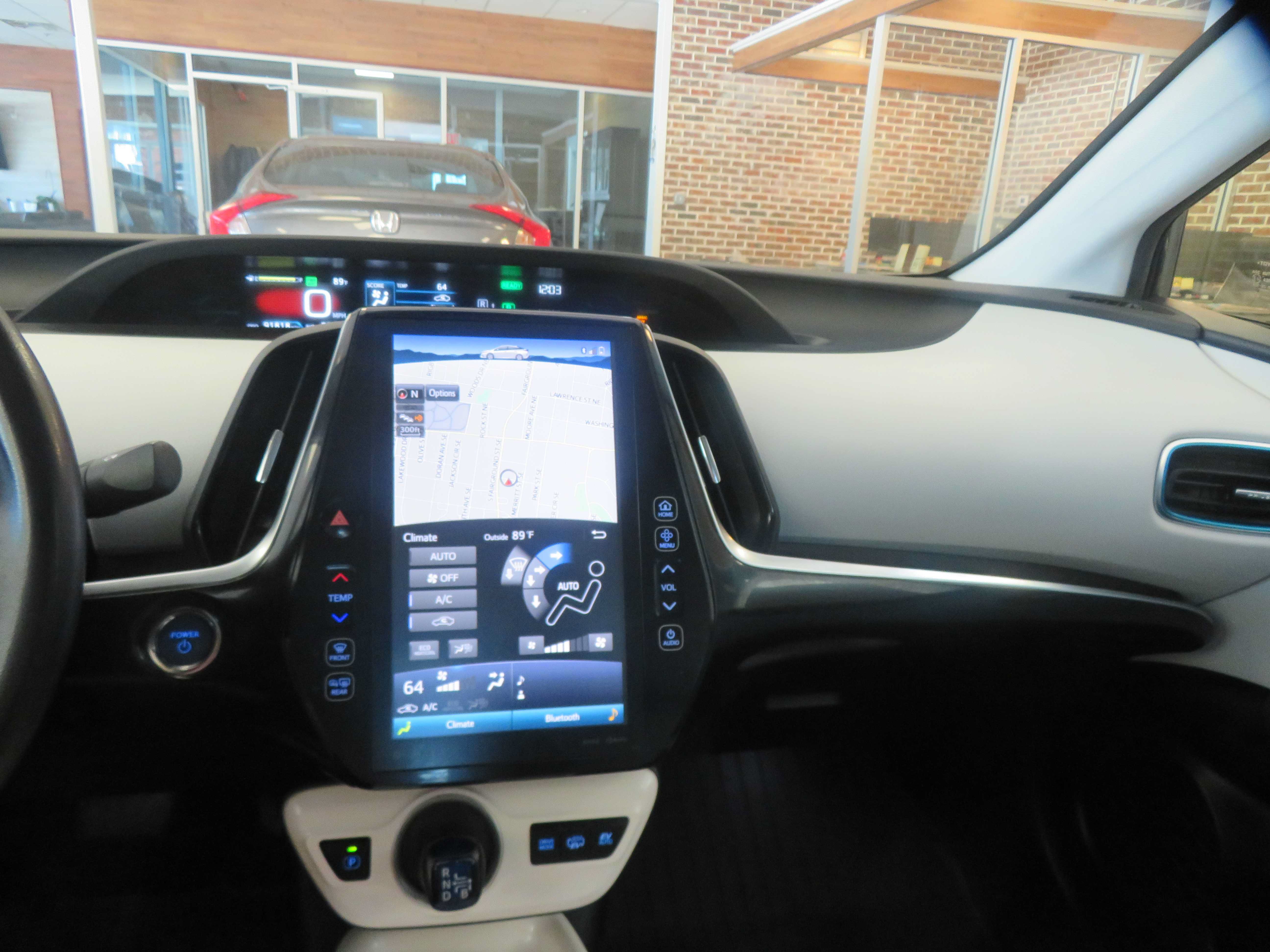 Used 2018 Toyota Prius Prime Premium FWD image 33