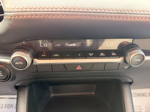 Used 2025 MAZDA MAZDA3 s FWD image 24