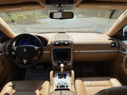 Used 2005 Porsche Cayenne Turbo AWD/4WD image 13