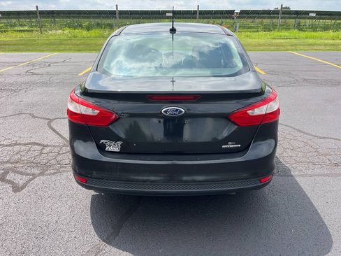 Used 2014 Ford Focus SE FWD image 8