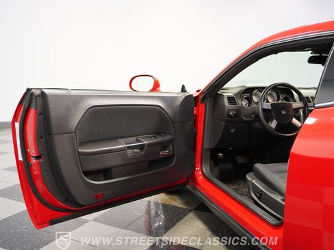 Used 2009 Dodge Challenger R/T RWD image 37
