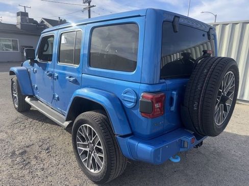 Used 2023 Jeep Wrangler Unlimited Sahara AWD/4WD image 7