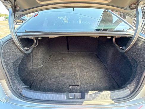 Used 2020 Volkswagen Jetta SE w/ SE Cold Weather Package FWD image 17