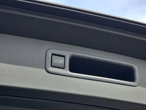 New 2025 Toyota Highlander XSE image 11