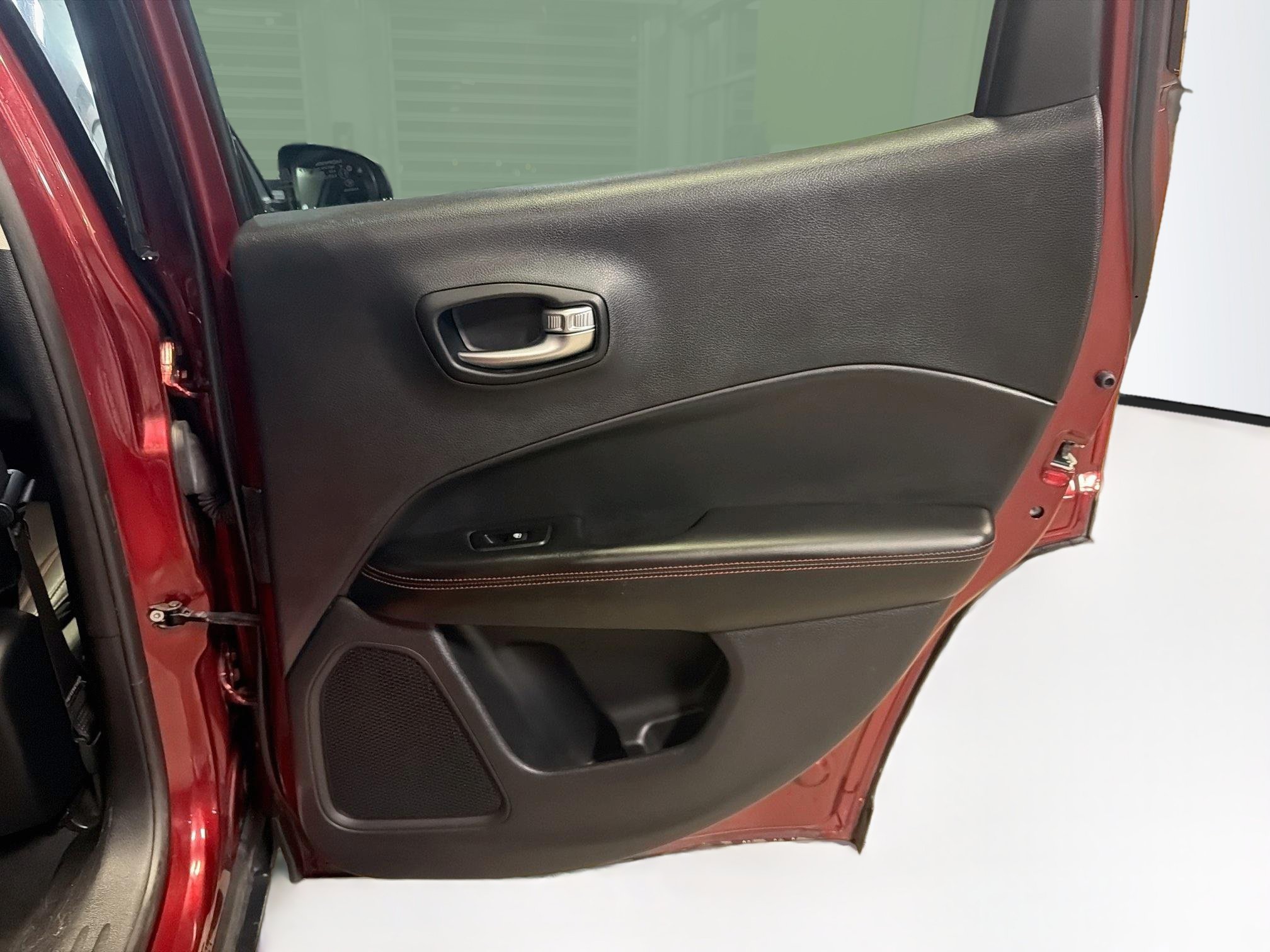 Used 2021 Jeep Compass Trailhawk AWD/4WD image 29