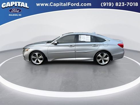 Used 2020 Honda Accord Touring image 5