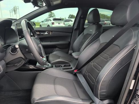 Used 2022 Kia Forte GT-Line w/ GT-Line Technology Package FWD image 13