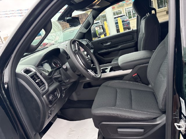 New 2026 RAM 1500 Express AWD/4WD image 9