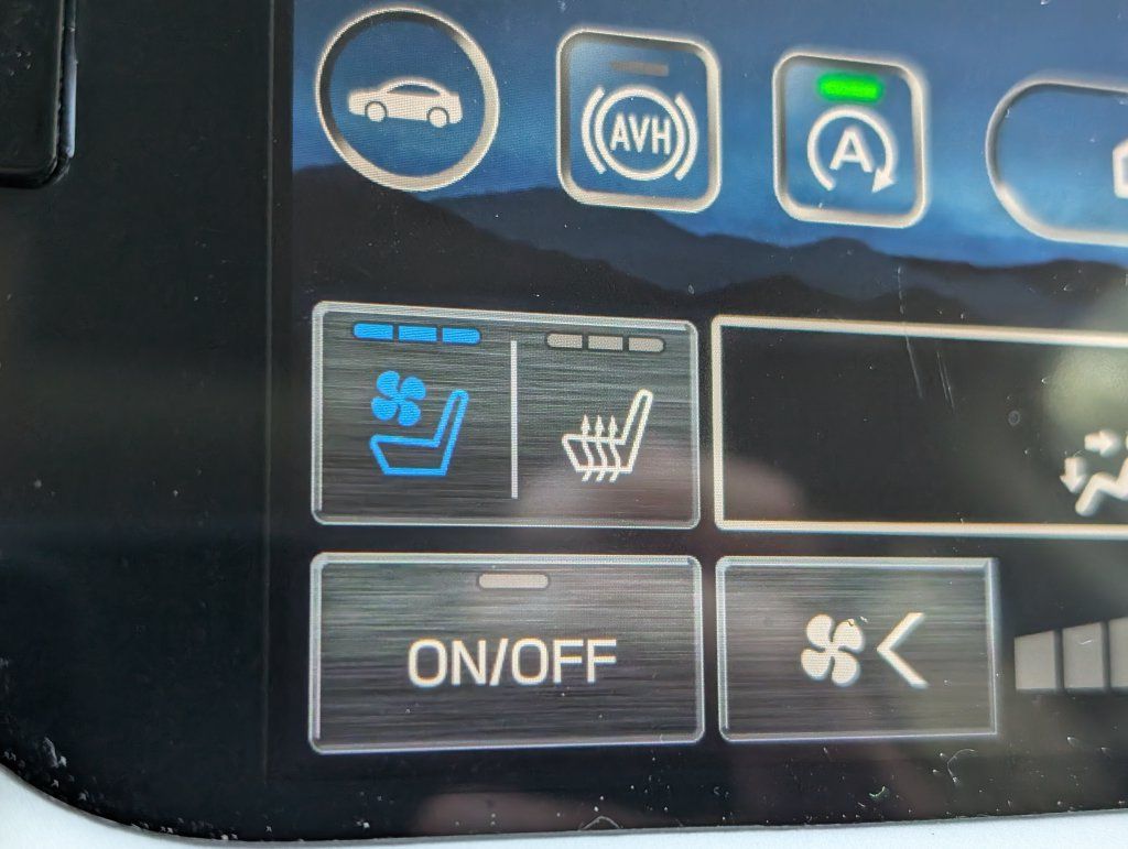 Used 2025 Subaru Outback Touring XT w/ Popular Package #2 AWD/4WD image 30