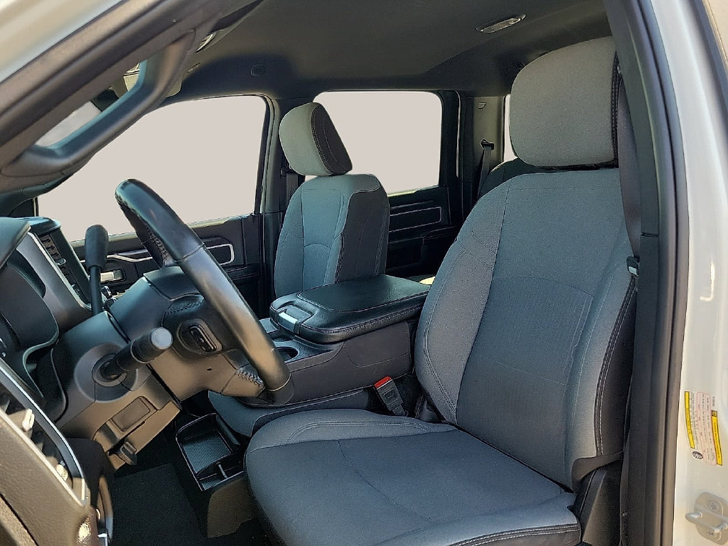 Used 2024 RAM 2500 Big Horn AWD/4WD image 11