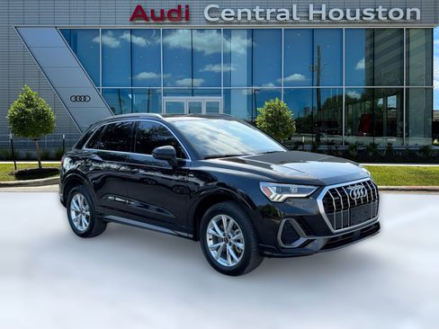 Used 2023 Audi Q3 2.0T Premium w/ Convenience Package image 7