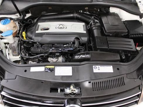 Used 2013 Volkswagen Eos Komfort FWD image 24