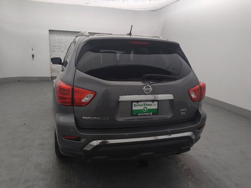 Used 2018 Nissan Pathfinder SL image 6