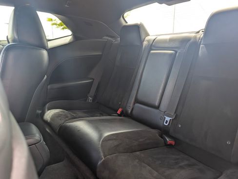 Used 2017 Dodge Challenger R/T Scat Pack w/ Leather Interior Group RWD image 21
