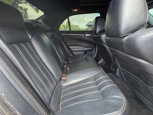 Used 2017 Chrysler 300 S w/ 300S Premium Group RWD image 6
