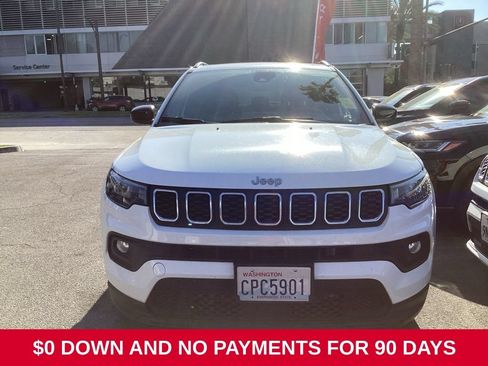 Used 2025 Jeep Compass Latitude w/ Sun & Sound Group AWD/4WD image 2