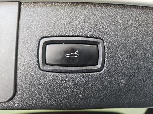 Used 2021 Porsche Cayenne AWD/4WD image 12