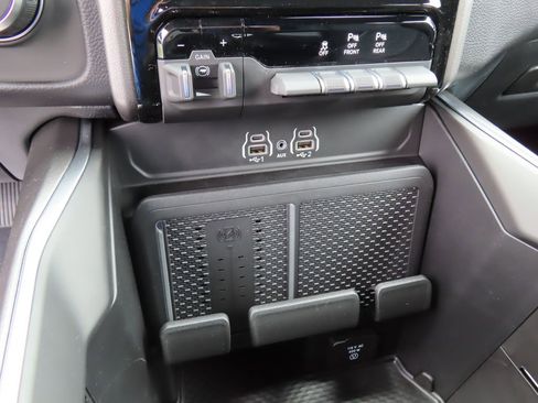 New 2026 RAM 1500 Big Horn AWD/4WD image 11