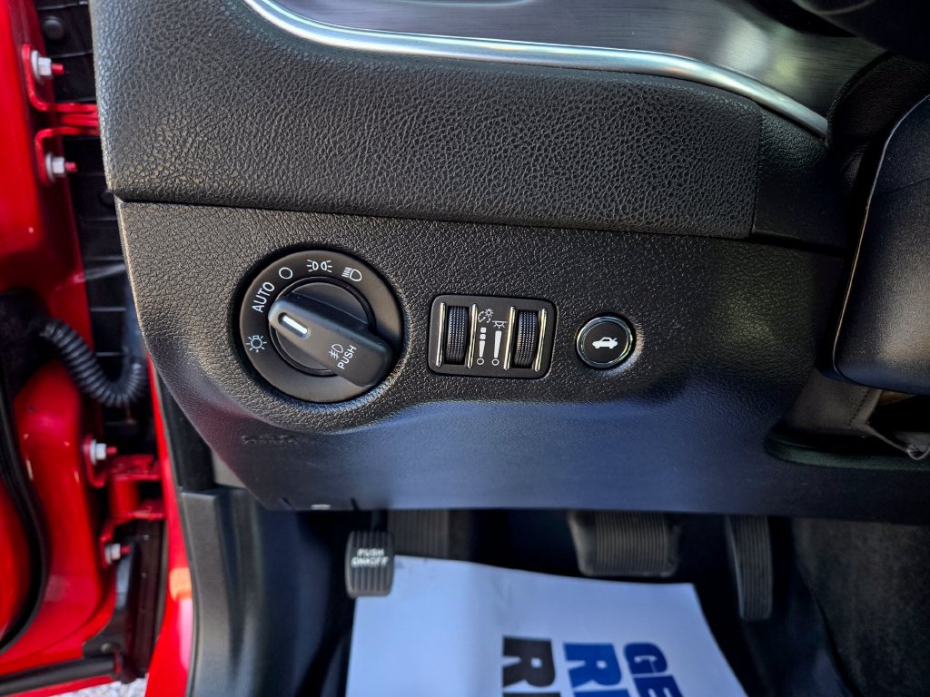 Used 2016 Dodge Charger R/T w/ Plus Group RWD image 16