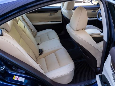 Used 2018 Lexus ES 350 w/ Navigation System Package FWD image 33