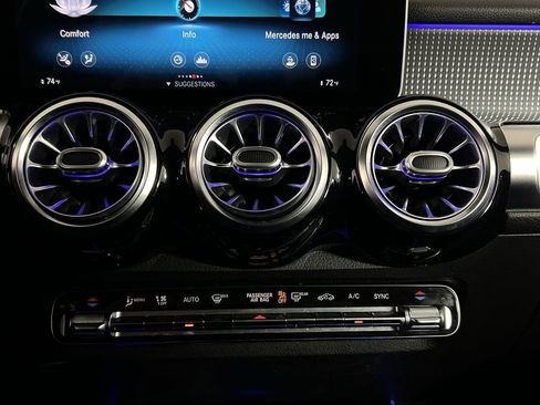 Used 2021 Mercedes-Benz GLB 250 image 16