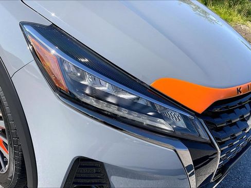 Used 2023 Nissan Kicks SR w/ SR Premium Package FWD image 26