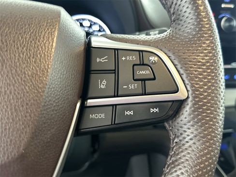 Used 2023 Toyota Sienna Platinum image 22