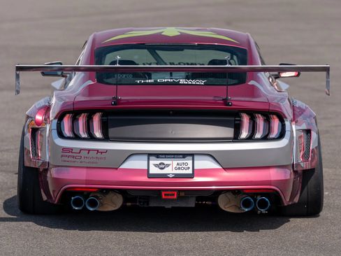 Used 2016 Ford Mustang Coupe RWD image 9