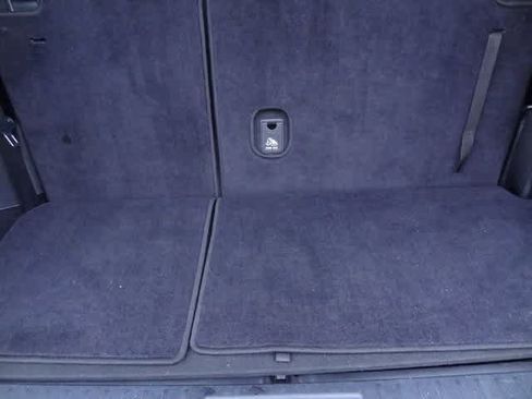 Used 2023 Toyota Highlander LE image 9