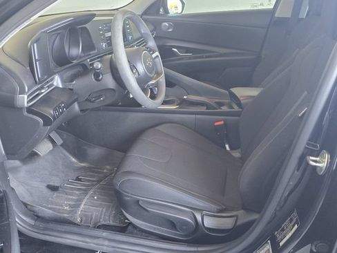 Used 2021 Hyundai Elantra SE w/ Cargo Package FWD image 15