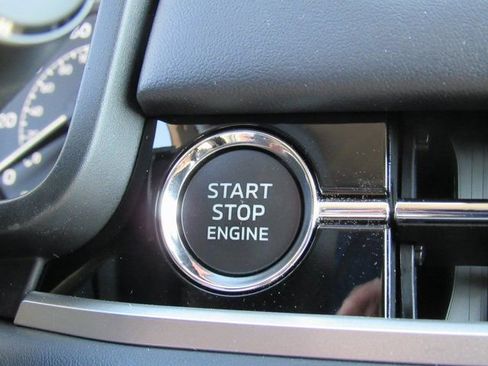 New 2026 Mitsubishi Outlander SE image 17