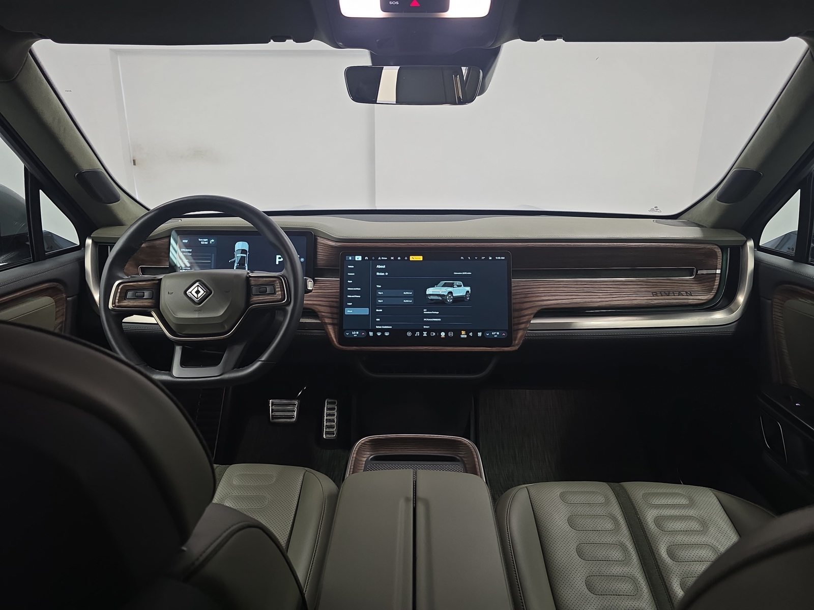 Used 2022 Rivian R1T Adventure AWD/4WD image 25