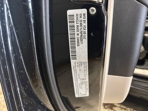 Used 2023 Chrysler Pacifica Touring-L image 31