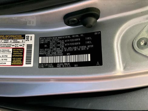 Used 2024 Toyota Sienna Limited AWD/4WD image 36