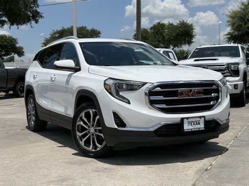 Used 2020 GMC Terrain SLT FWD image 2