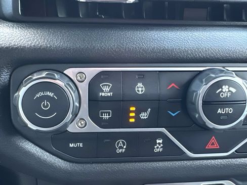 Used 2024 Jeep Wrangler Unlimited Sport AWD/4WD image 19