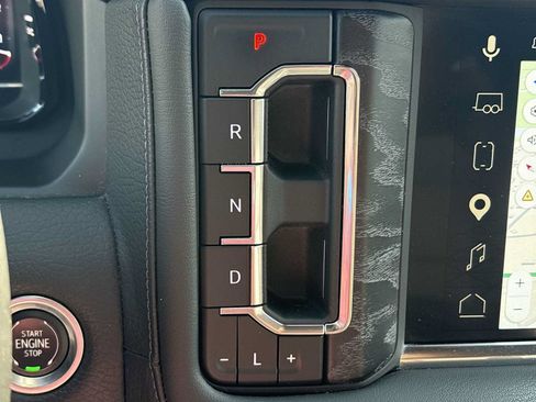 Used 2023 GMC Yukon Denali AWD/4WD image 16