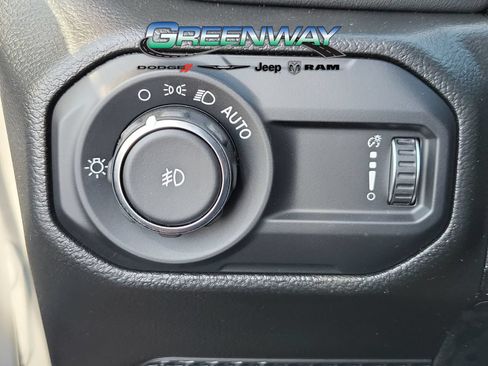 Used 2023 Jeep Wrangler Unlimited Sahara w/ Cold Weather Group AWD/4WD image 26