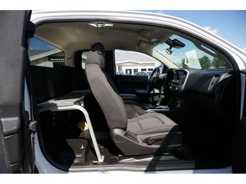 Used 2020 Chevrolet Colorado LT w/ Safety Package image 12