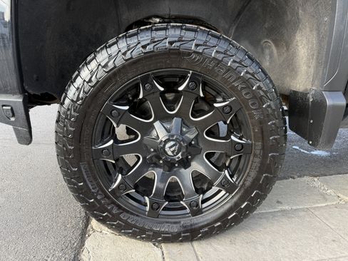 Used 2023 GMC Sierra 2500 Denali w/ Denali Black Diamond Edition image 30