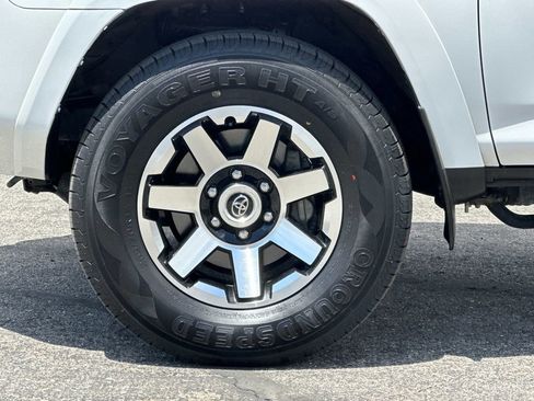 Used 2022 Toyota 4Runner TRD Off-Road Premium AWD/4WD image 25