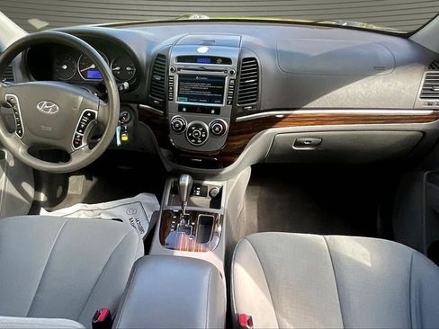 Used 2010 Hyundai Santa Fe GLS image 7