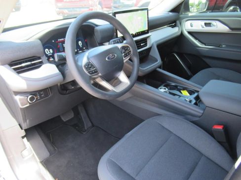 Used 2026 Ford Explorer Active RWD image 15