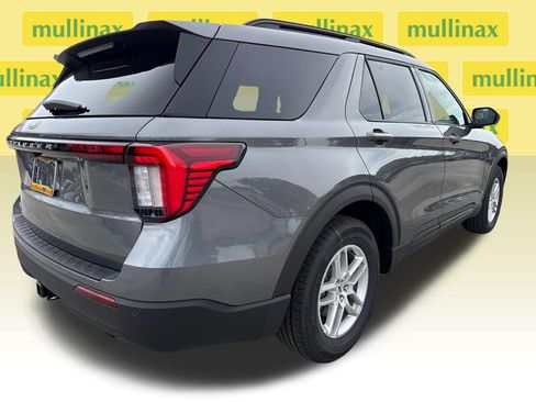 New 2026 Ford Explorer Active RWD image 14