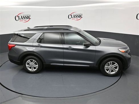 Used 2022 Ford Explorer XLT image 22