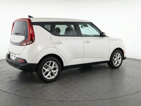 Used 2025 Kia Soul LX w/ LX Technology Package image 9