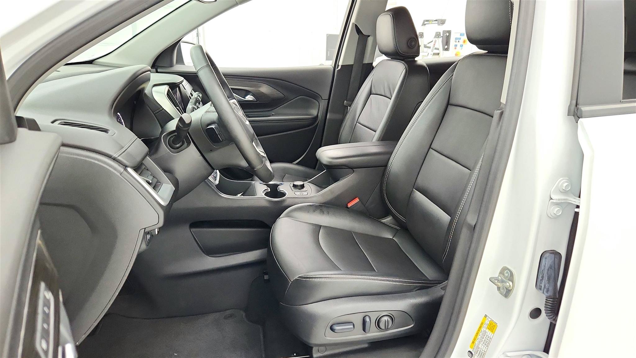 Used 2024 GMC Terrain SLT AWD/4WD image 26