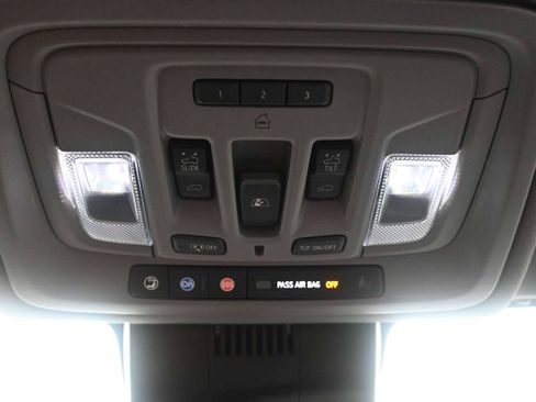 Used 2022 GMC Sierra 1500 Elevation w/ Elevation Premium Package image 19